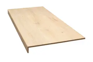 Overzet traptrede met enkele neuslijst